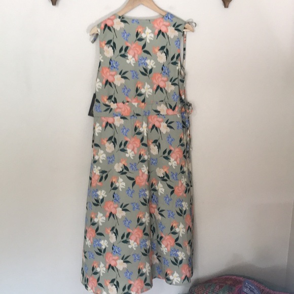 NEW FRYE DRAWSTRING WAIST V-NECK DRESS. M - Picture 8 of 9